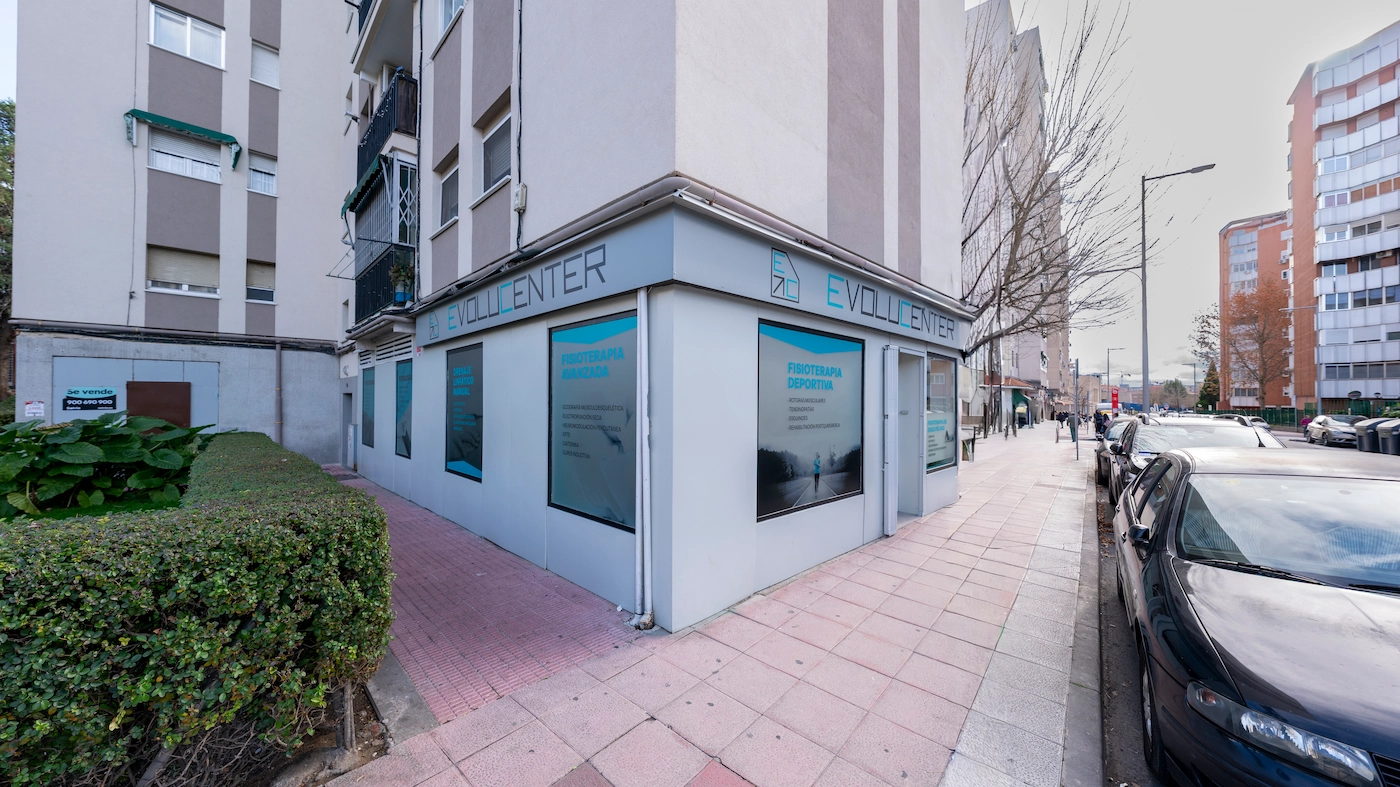Fachada de la clínica Evolucenter en Móstoles